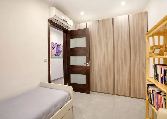Lovely Home With Amazing Balcony & Communal Pool By 360 Estates