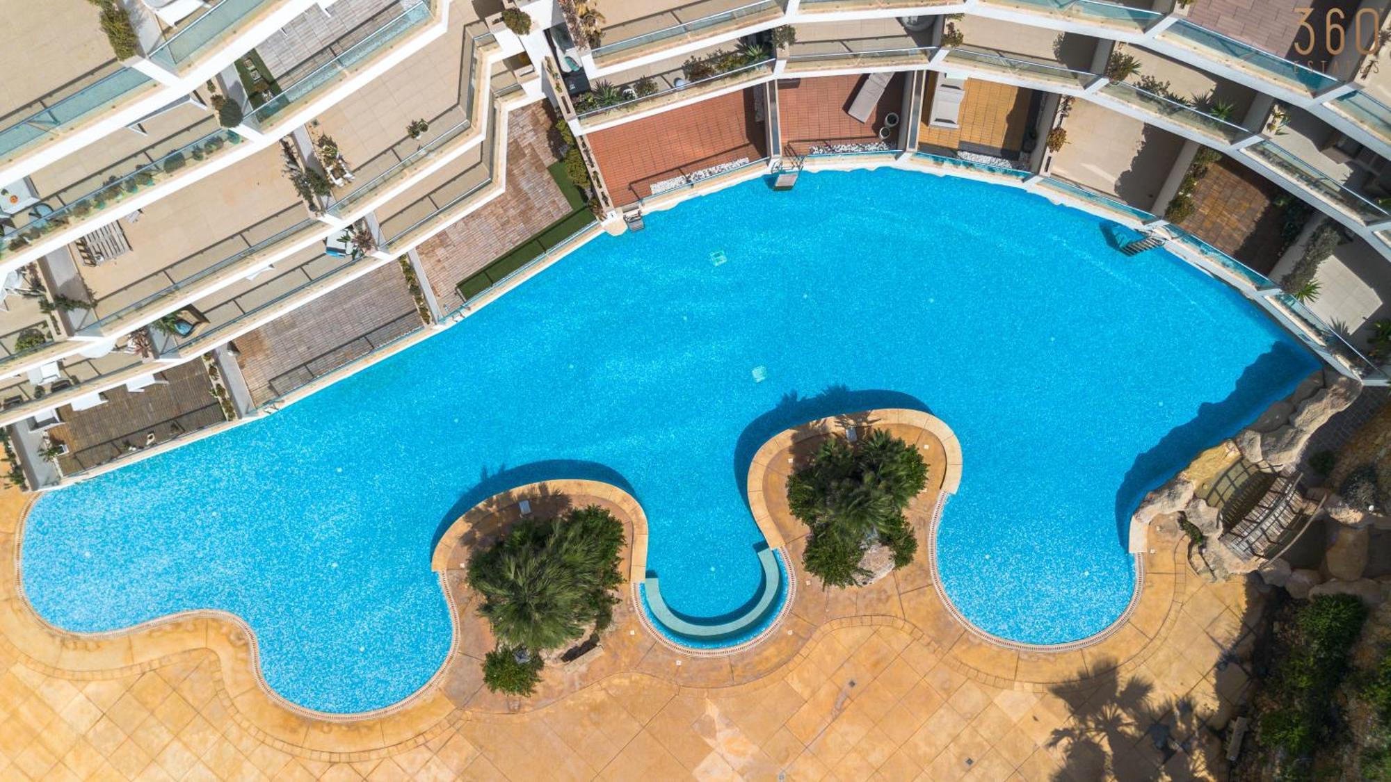 Lovely With Amazing Balcony & Communal Pool By 360 Estates Appartement *
