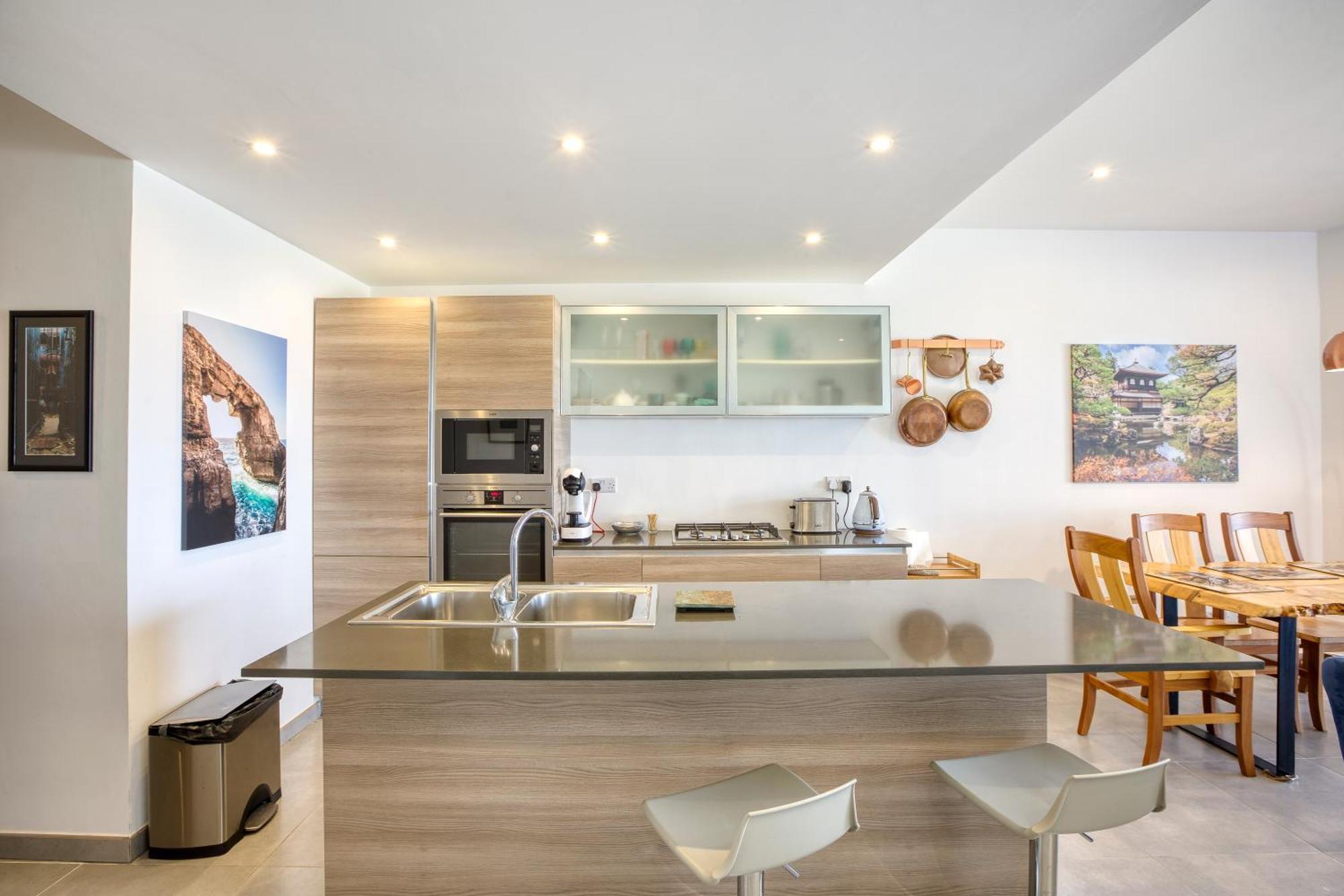 Lovely With Amazing Balcony & Communal Pool By 360 Estates Appartement
