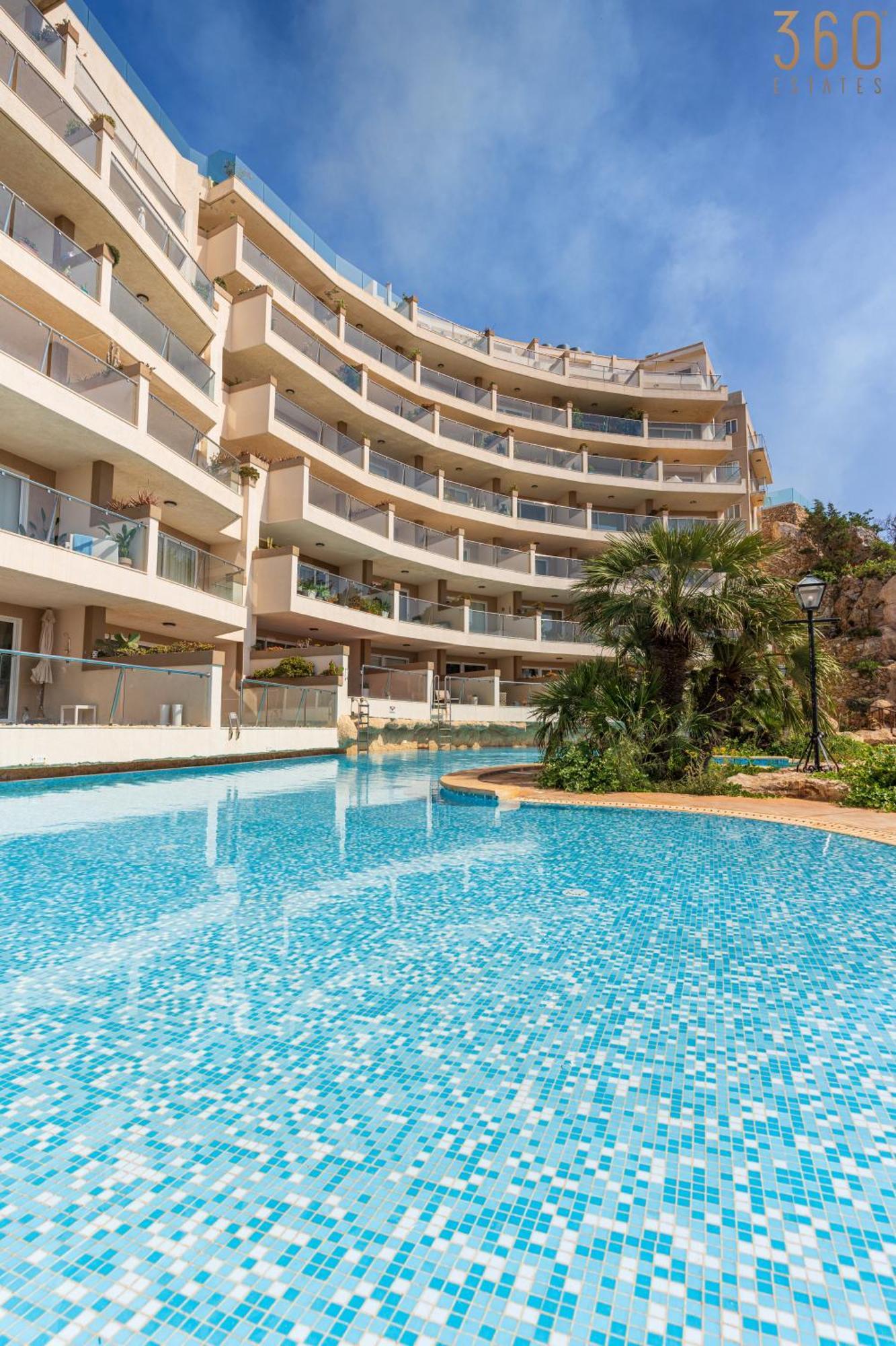 Appartement Lovely With Amazing Balcony & Communal Pool By 360 Estates