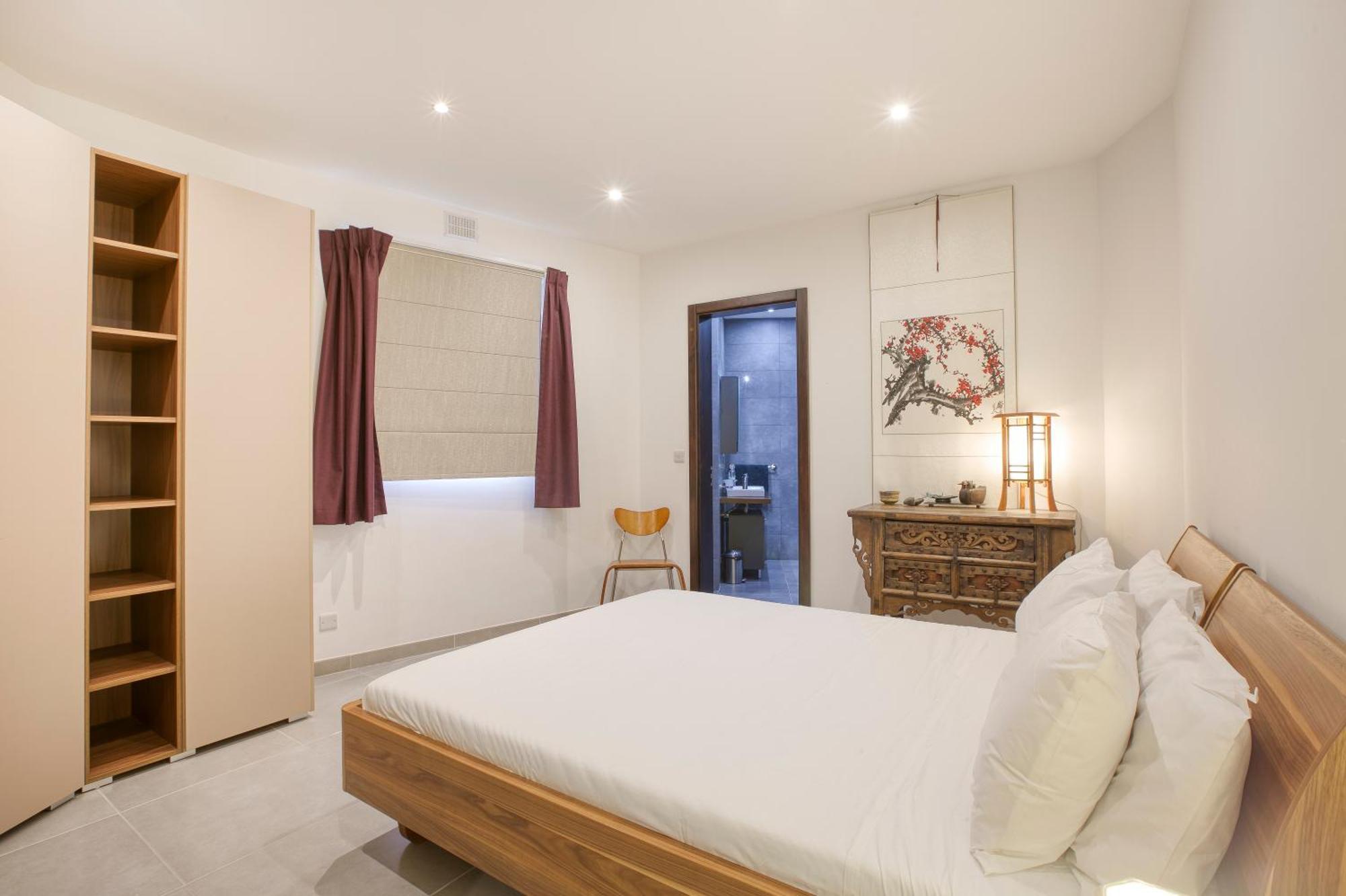 Apartament Lovely With Amazing Balcony & Communal Pool By 360 Estates